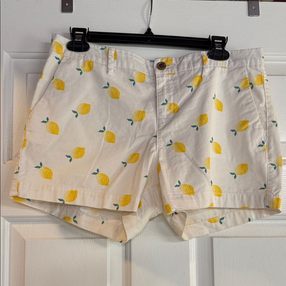 Old Navy size 6 Lemon Print Women's Shorts